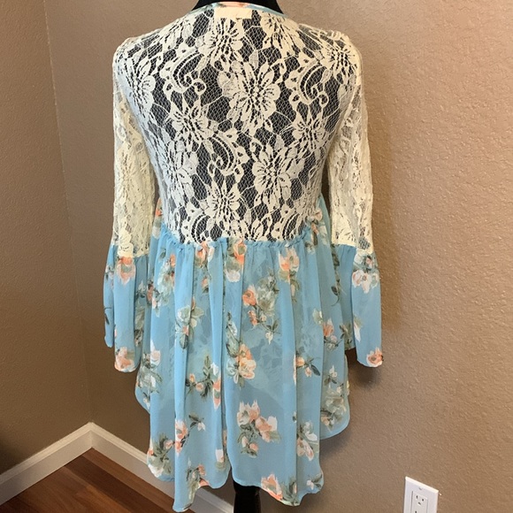 Ryu vintage lace top. Size M - Picture 9 of 9